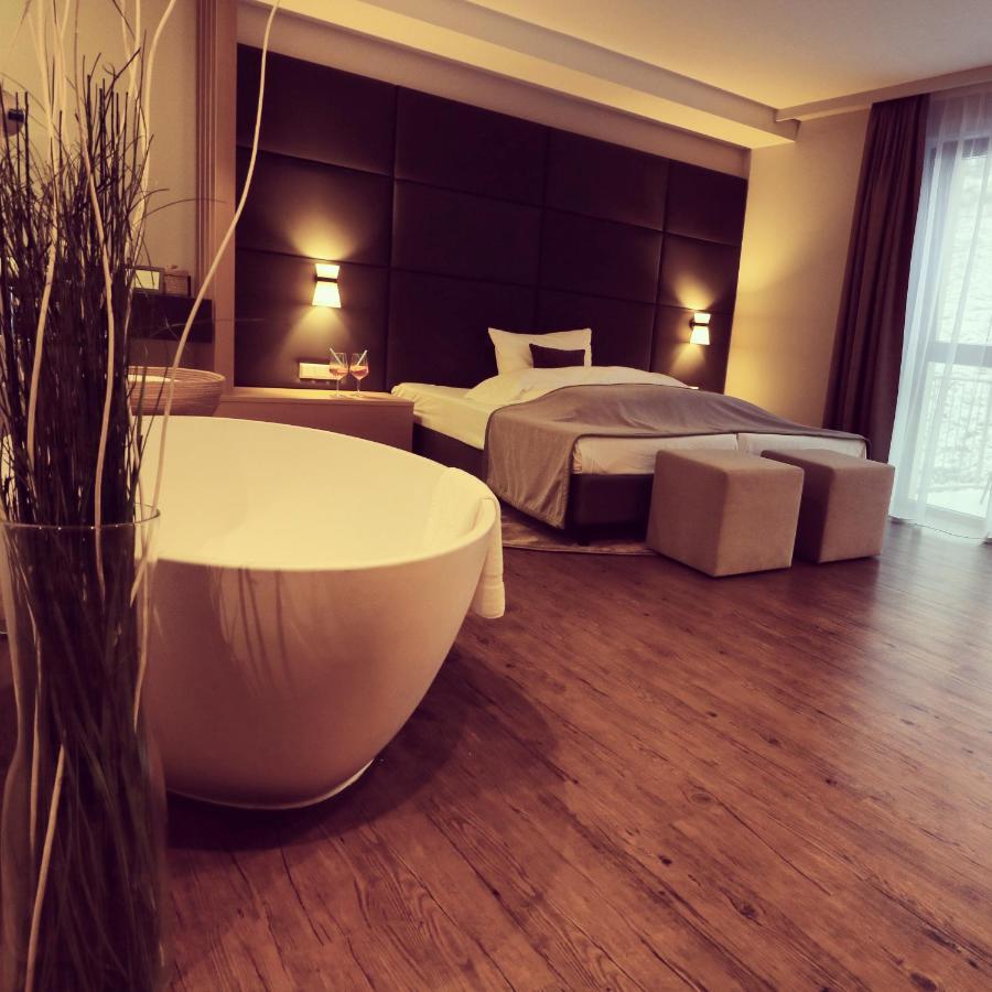 Haus Am Markt Hotel วิปปาเฟิร์ท ภายนอก รูปภาพ